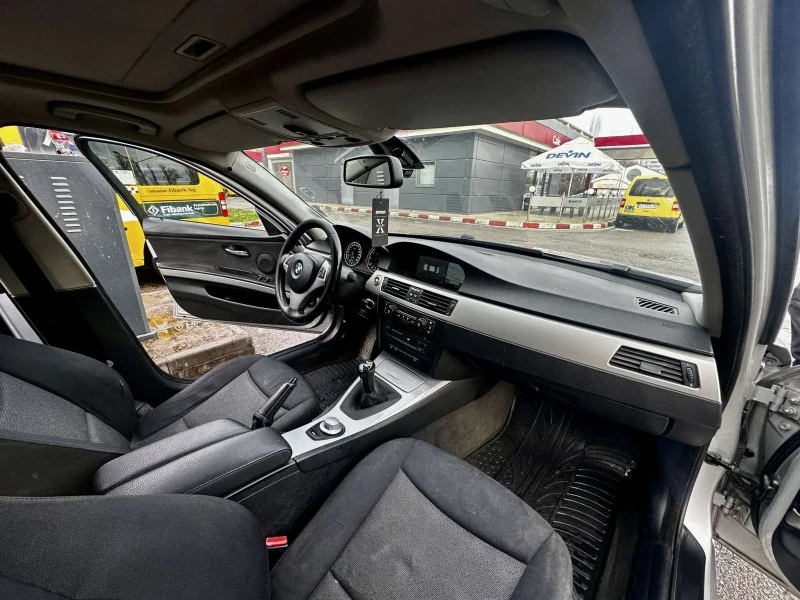 BMW 320  Всички екстри за модела , снимка 12 - Автомобили и джипове - 52597956