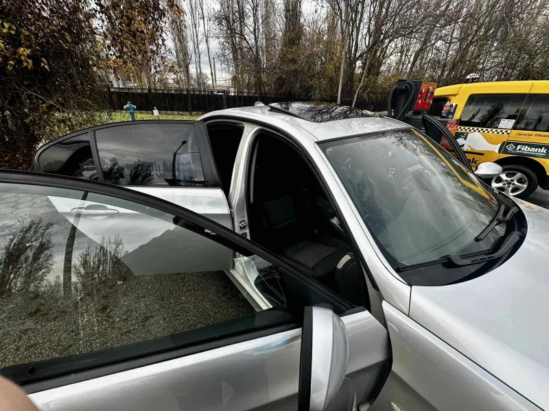 BMW 320  Всички екстри за модела , снимка 8 - Автомобили и джипове - 52597956