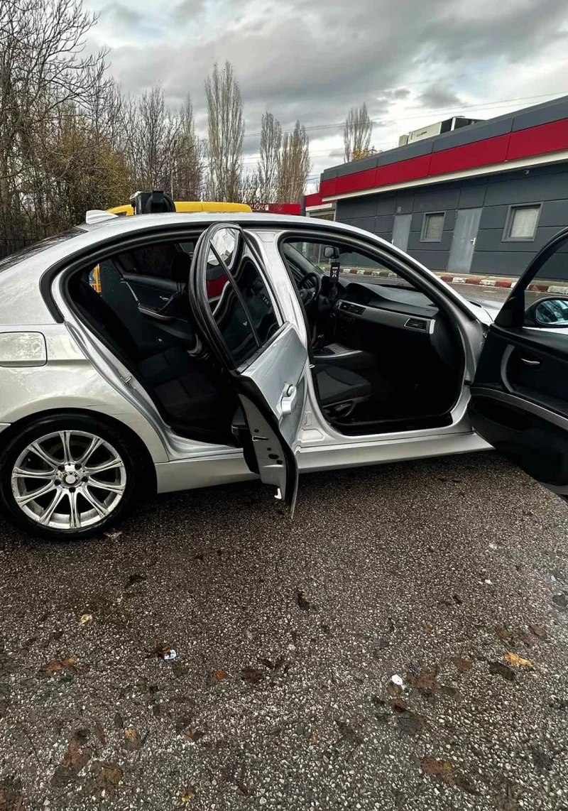 BMW 320  Всички екстри за модела , снимка 11 - Автомобили и джипове - 52597956