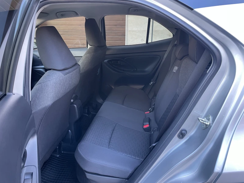 Toyota Yaris Cross 1.5 Hybrid e-CVT Chic Bi-Tone - в Гаранция, снимка 14 - Автомобили и джипове - 52707368