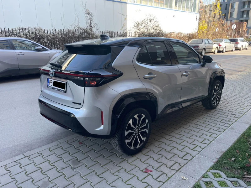 Toyota Yaris Cross 1.5 Hybrid e-CVT Chic Bi-Tone - в Гаранция, снимка 3 - Автомобили и джипове - 52707368