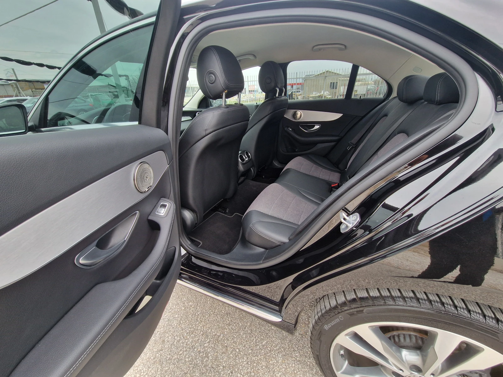 Mercedes-Benz C 220 9G/4matic/CAMERA/BURMESTER/KEYLESS/Italia* NOVA* T - изображение 10