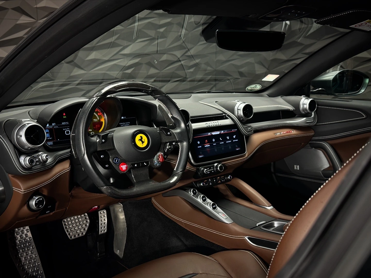 Ferrari GTC4Lusso T V8 Pano* JBL* 360 - изображение 5