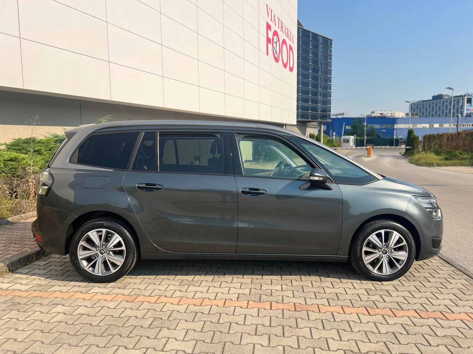 Citroen C4 Picasso 1.6HDI-Автомат-7места-лизинг по 280лв - изображение 4