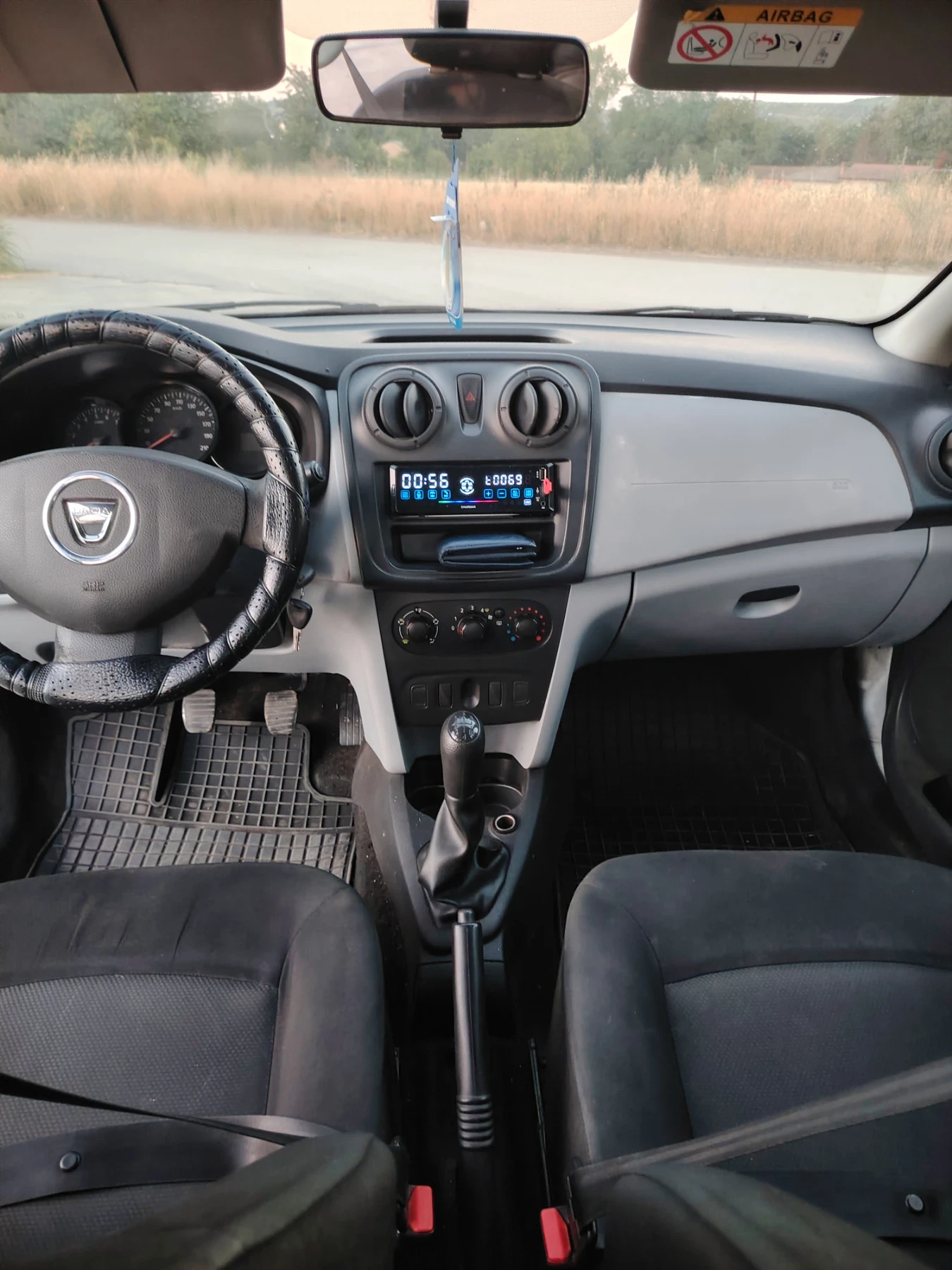 Dacia Logan 1.2газ-инж.2013г - изображение 10