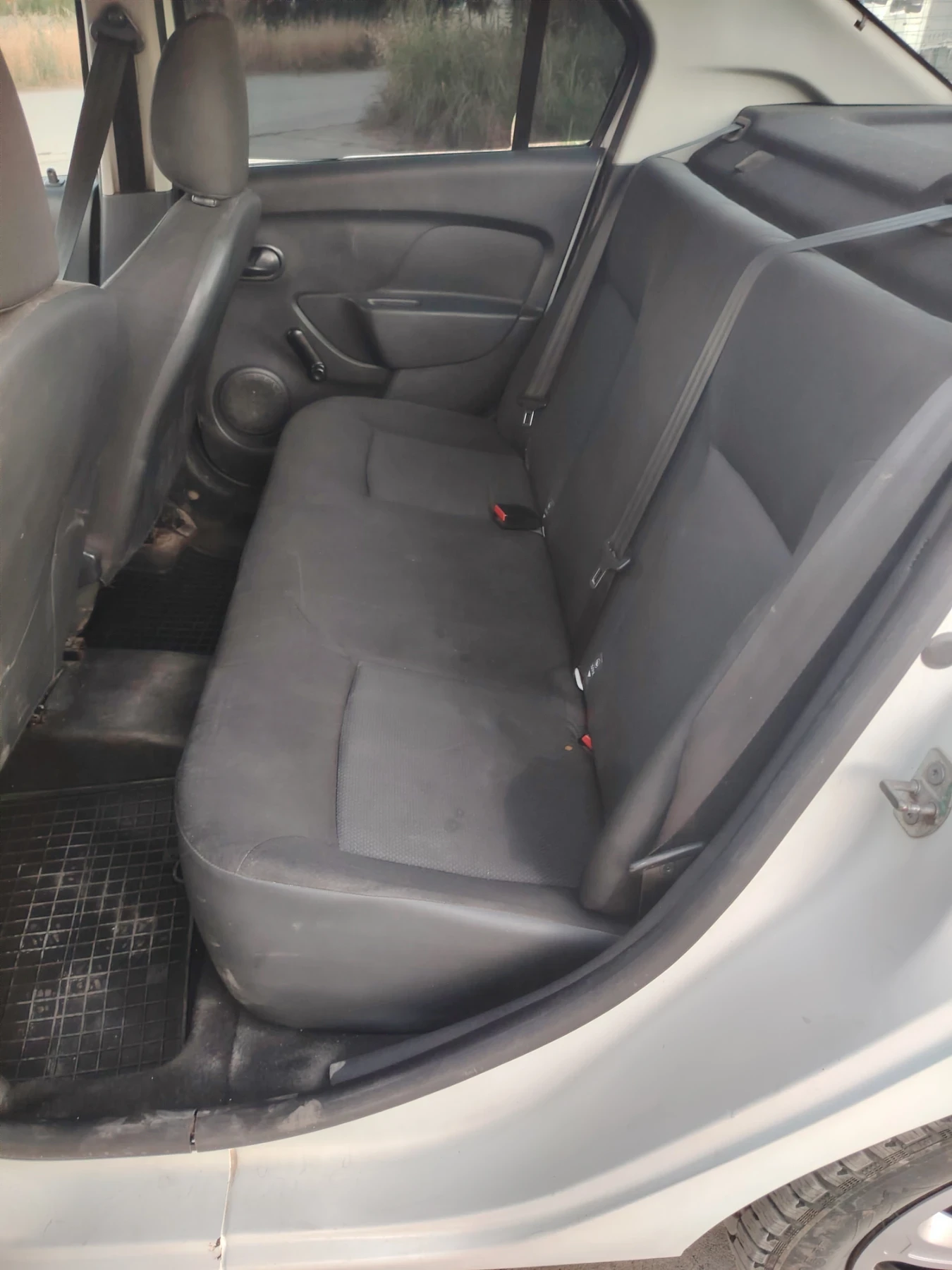 Dacia Logan 1.2газ-инж.2013г - изображение 9
