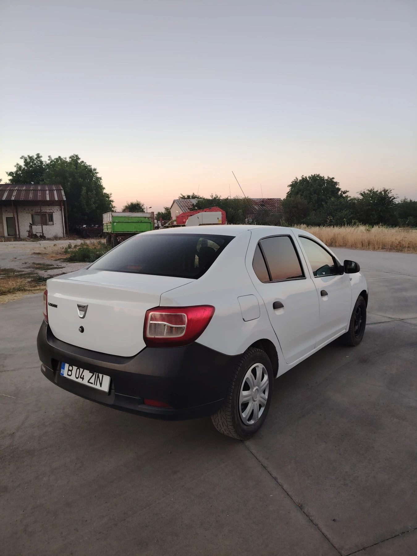 Dacia Logan 1.2газ-инж.2013г - изображение 6