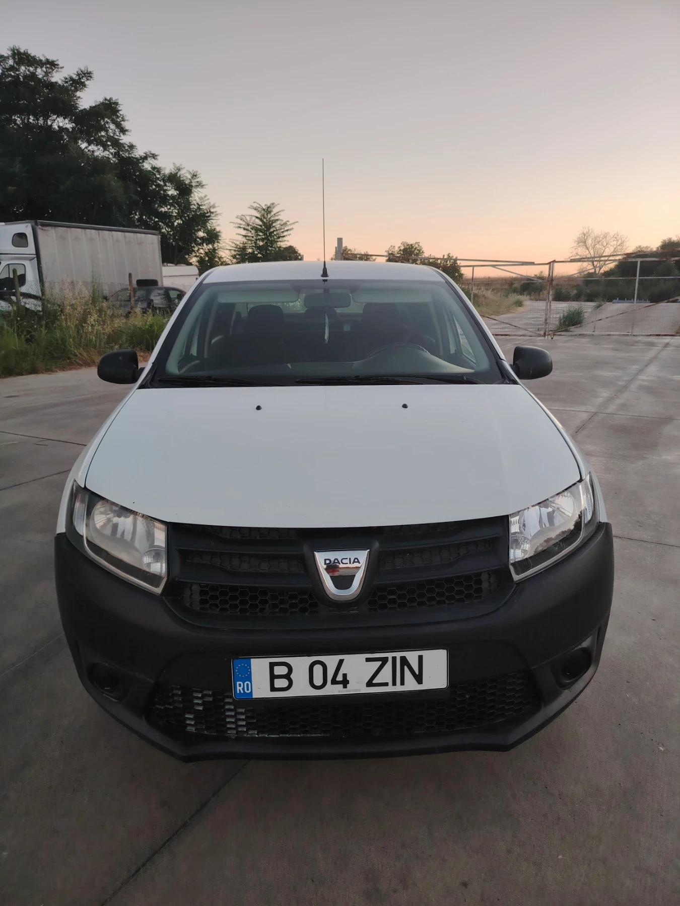 Dacia Logan 1.2газ-инж.2013г - изображение 5