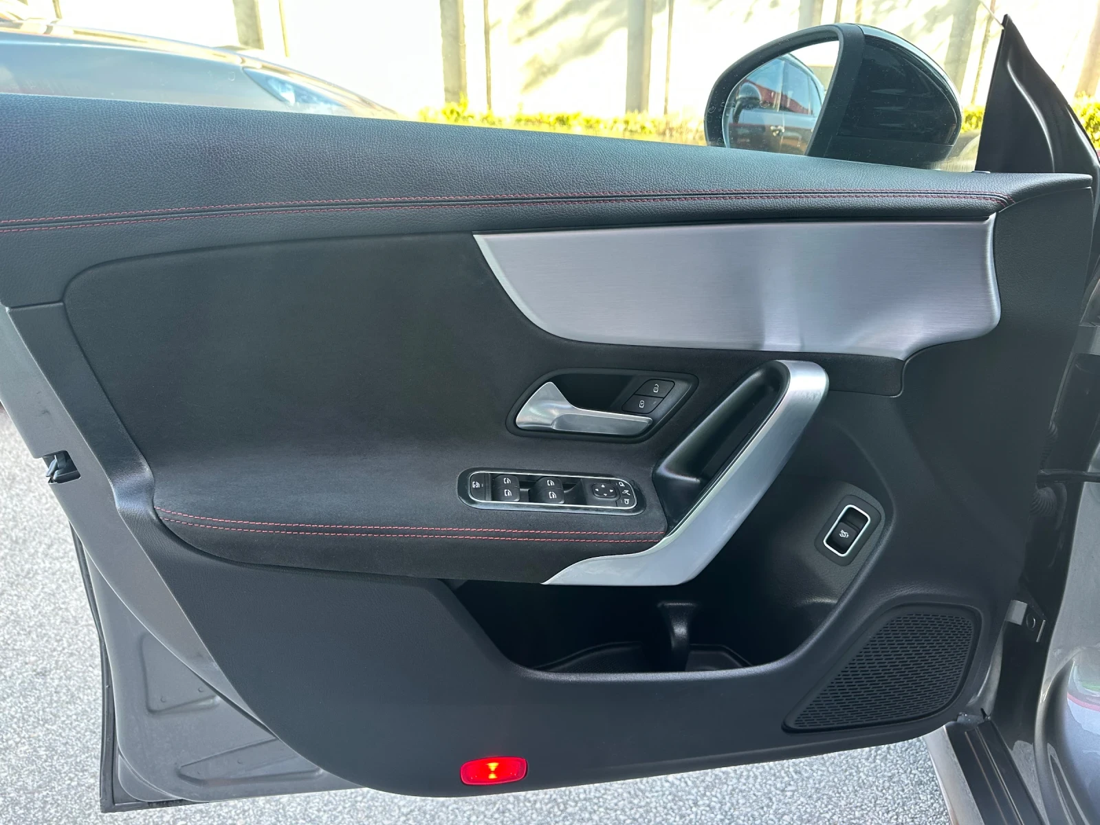 Mercedes-Benz CLA 200 AMG Line/NightPacket/MBUX/Digital/Distronic/Камера - изображение 9