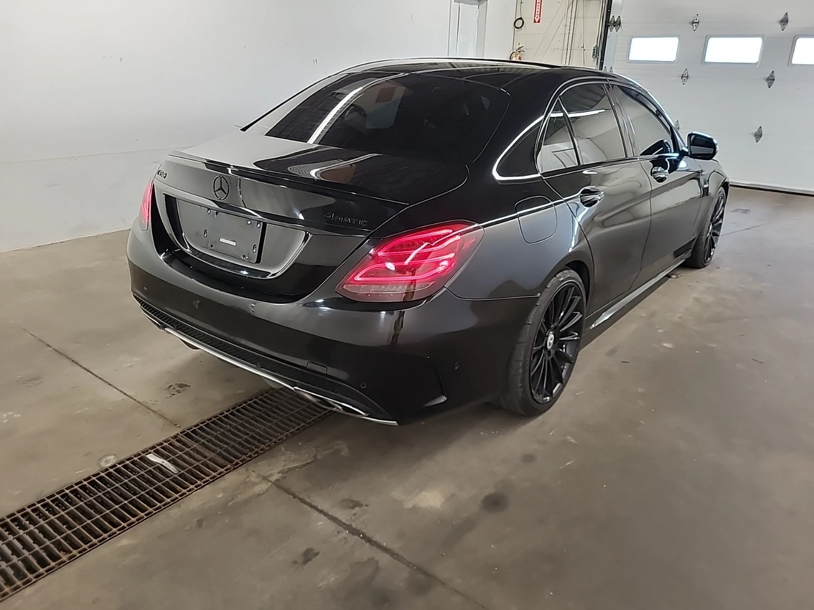 Mercedes-Benz C 450 AMG * CARFAX* ОПЦИЯ ЗА ФИНАНСИРАНЕ*  - изображение 6