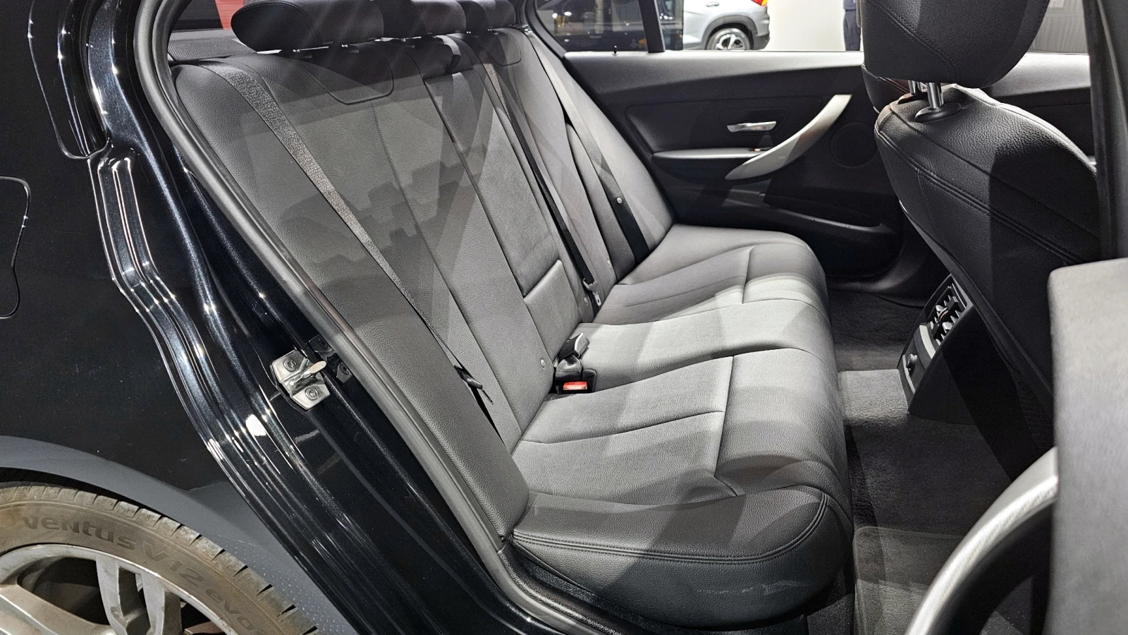 BMW 320 M-Performance EDITION autogeorge.com | Mobile.bg � ����������� 11