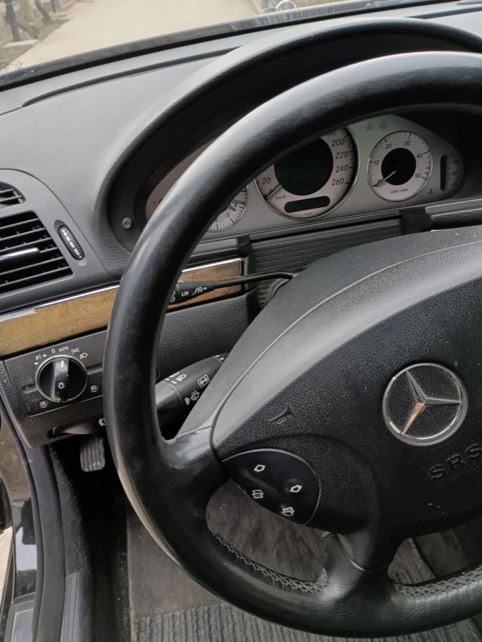 Mercedes-Benz E 320 Avantgard, снимка 7 - Автомобили и джипове - 53924449