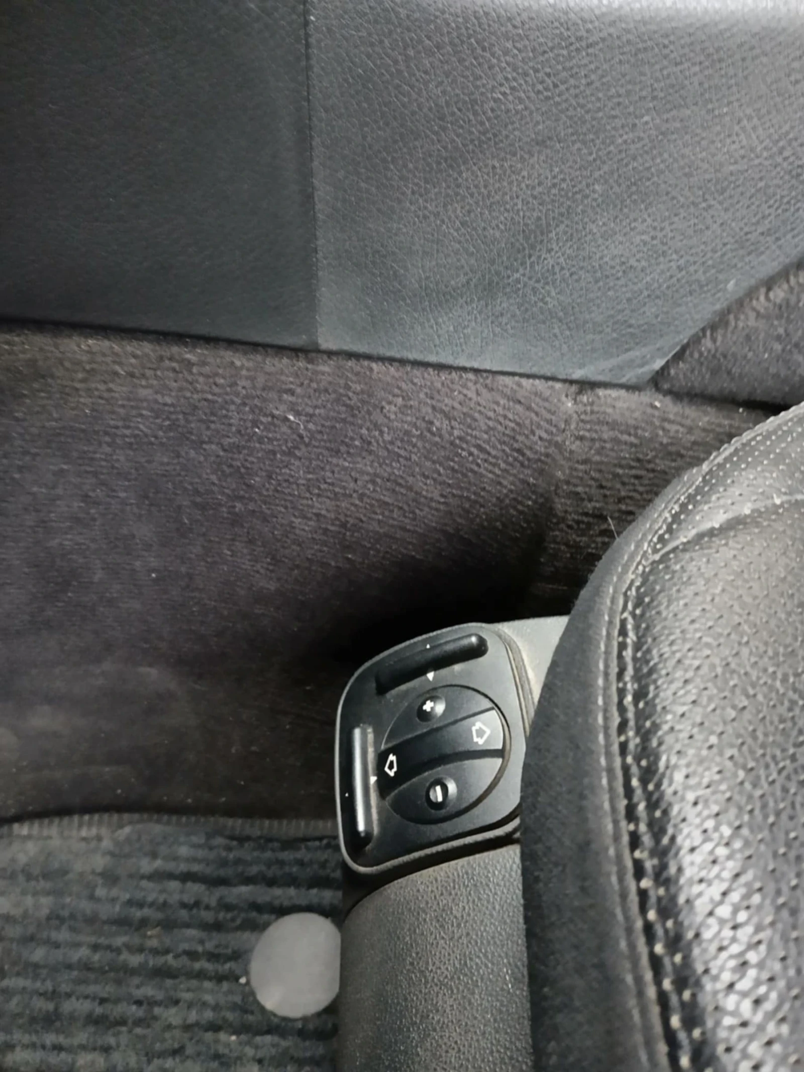 Mercedes-Benz E 320 Avantgard, снимка 10 - Автомобили и джипове - 53924449