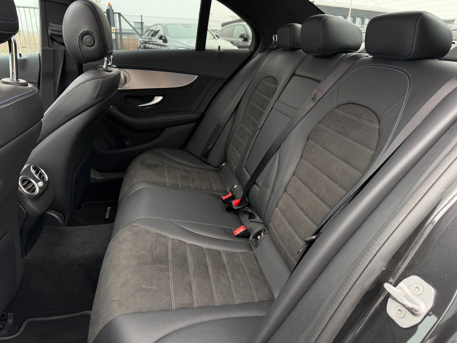 Mercedes-Benz C 300 AMG Line- PANORAMA, снимка 4 - Автомобили и джипове - 54109280