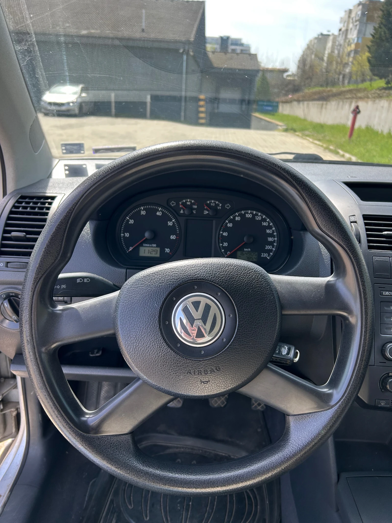 VW Polo 1.2i, снимка 9 - Автомобили и джипове - 54182582
