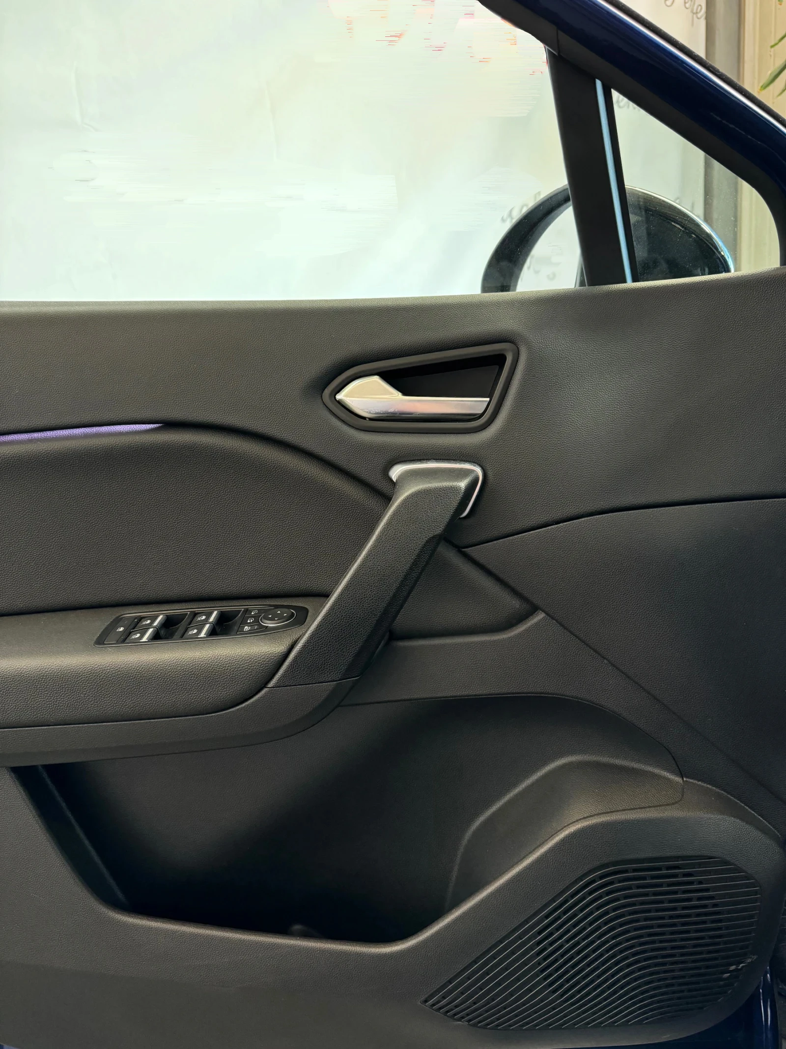 Renault Captur  1, 6 PLUG IN HYBRID  E-TECH  НОВ  3300 км., снимка 10 - Автомобили и джипове - 54604905