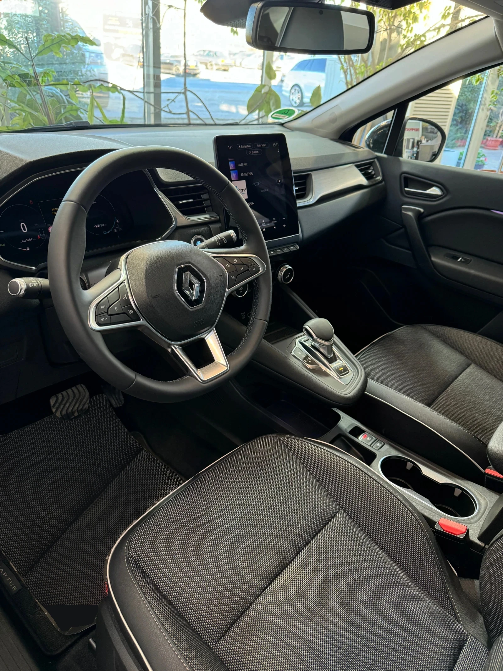 Renault Captur  1, 6 PLUG IN HYBRID  E-TECH  НОВ  3300 км., снимка 7 - Автомобили и джипове - 54604905