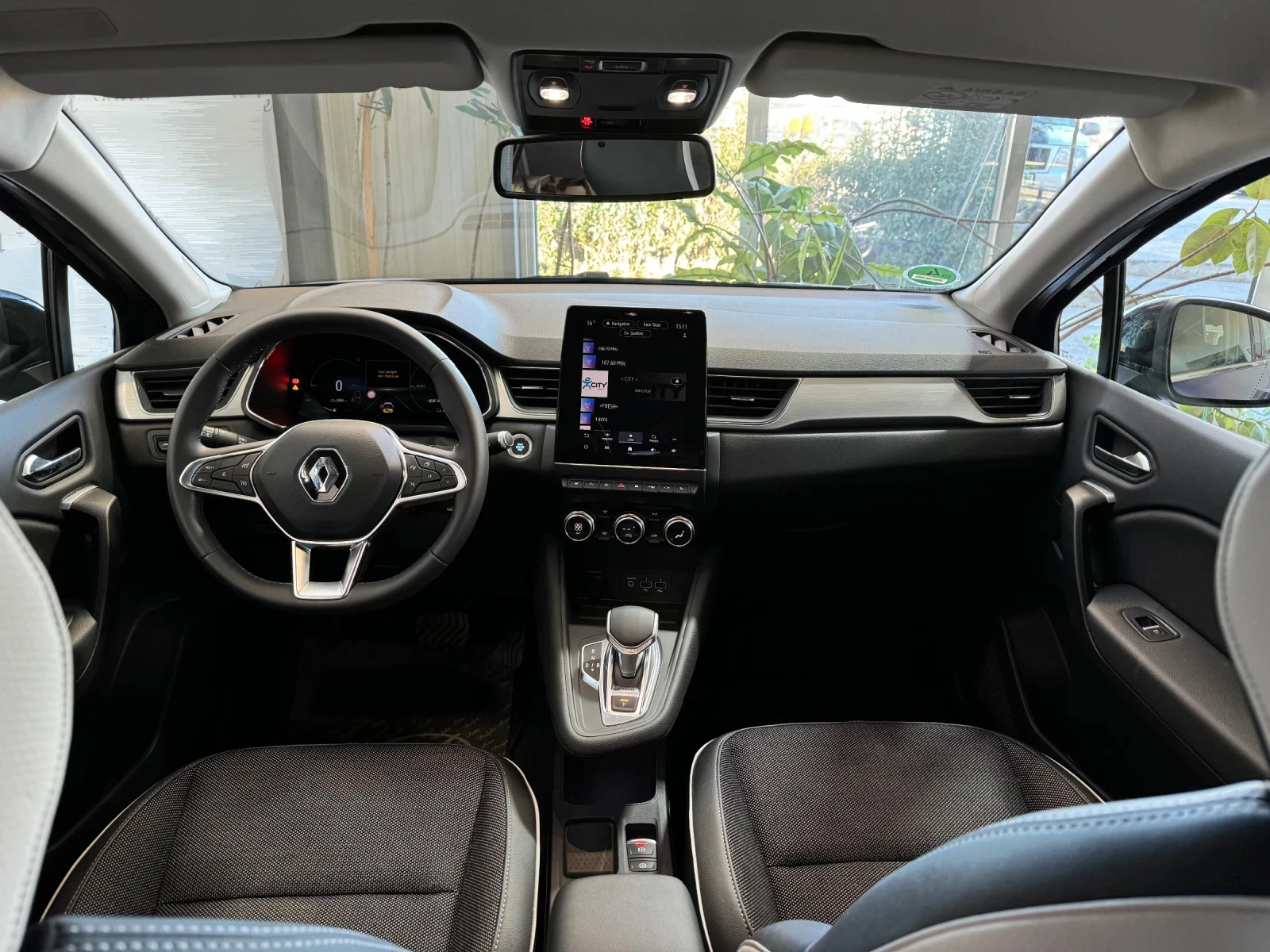 Renault Captur  1, 6 PLUG IN HYBRID  E-TECH  НОВ  3300 км., снимка 6 - Автомобили и джипове - 54604905