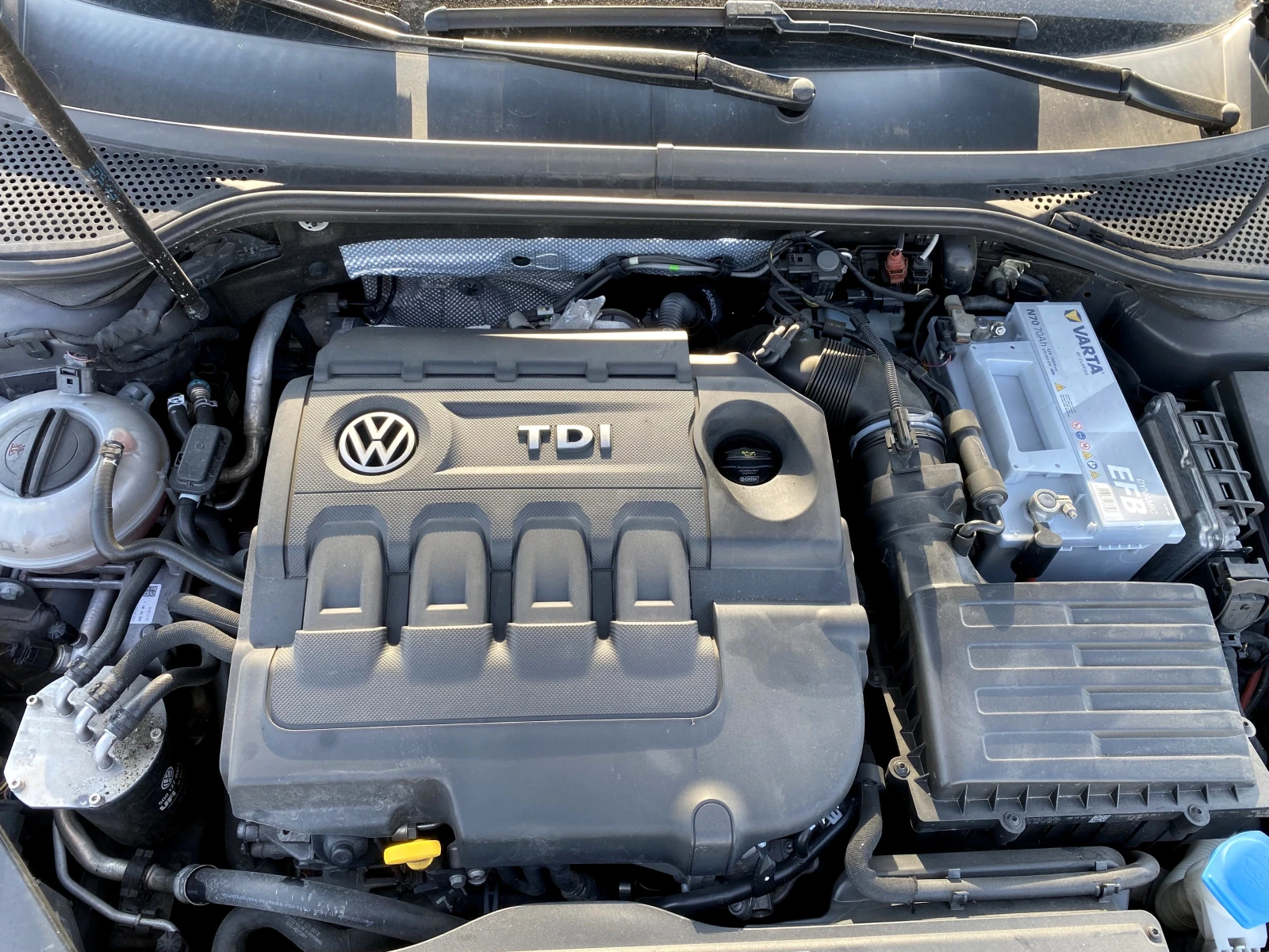 VW Passat 2.0TDI DSG Highline---Digital---, снимка 16 - Автомобили и джипове - 55610571