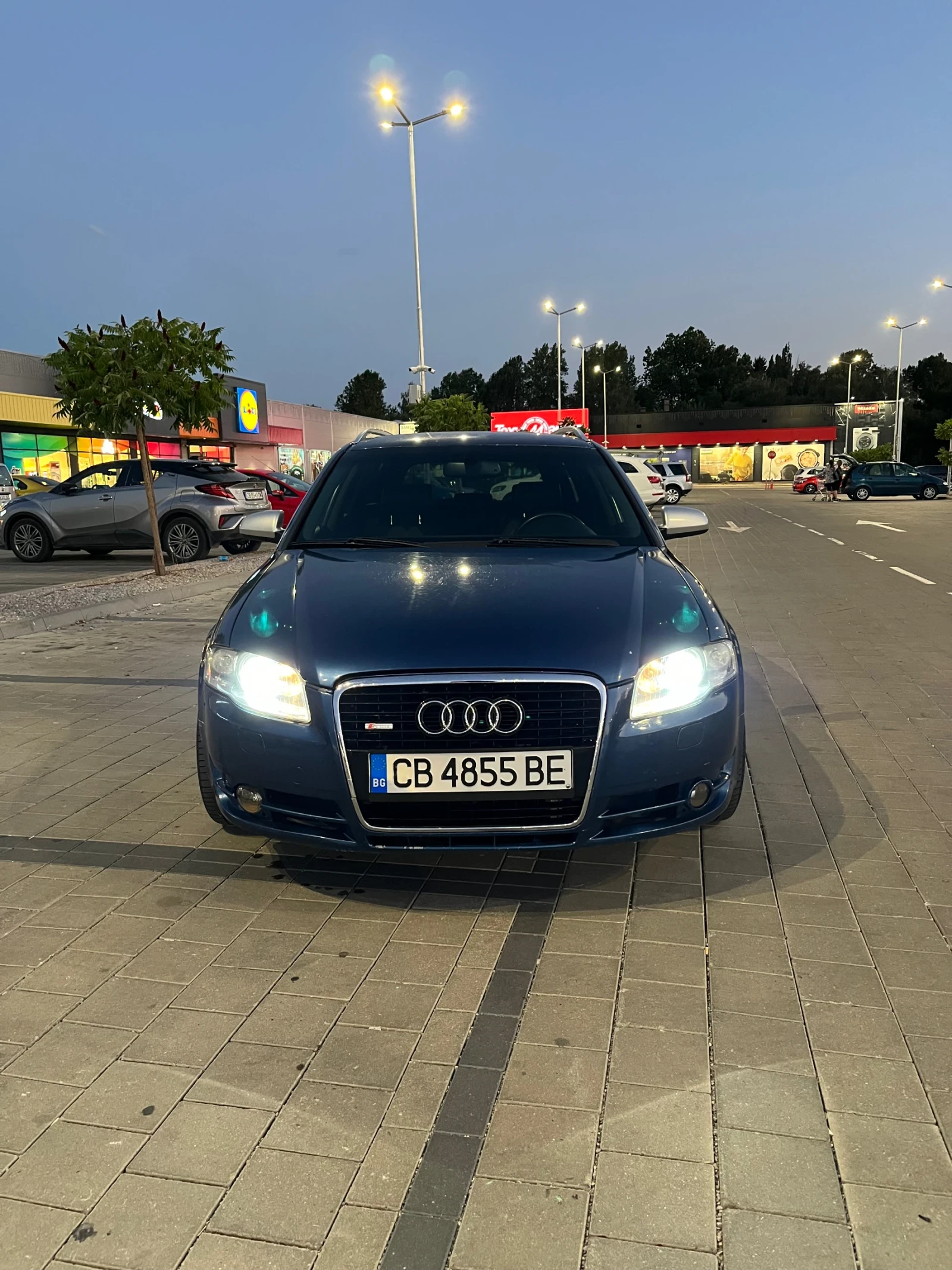 Audi A4, снимка 2 - Автомобили и джипове - 55649282