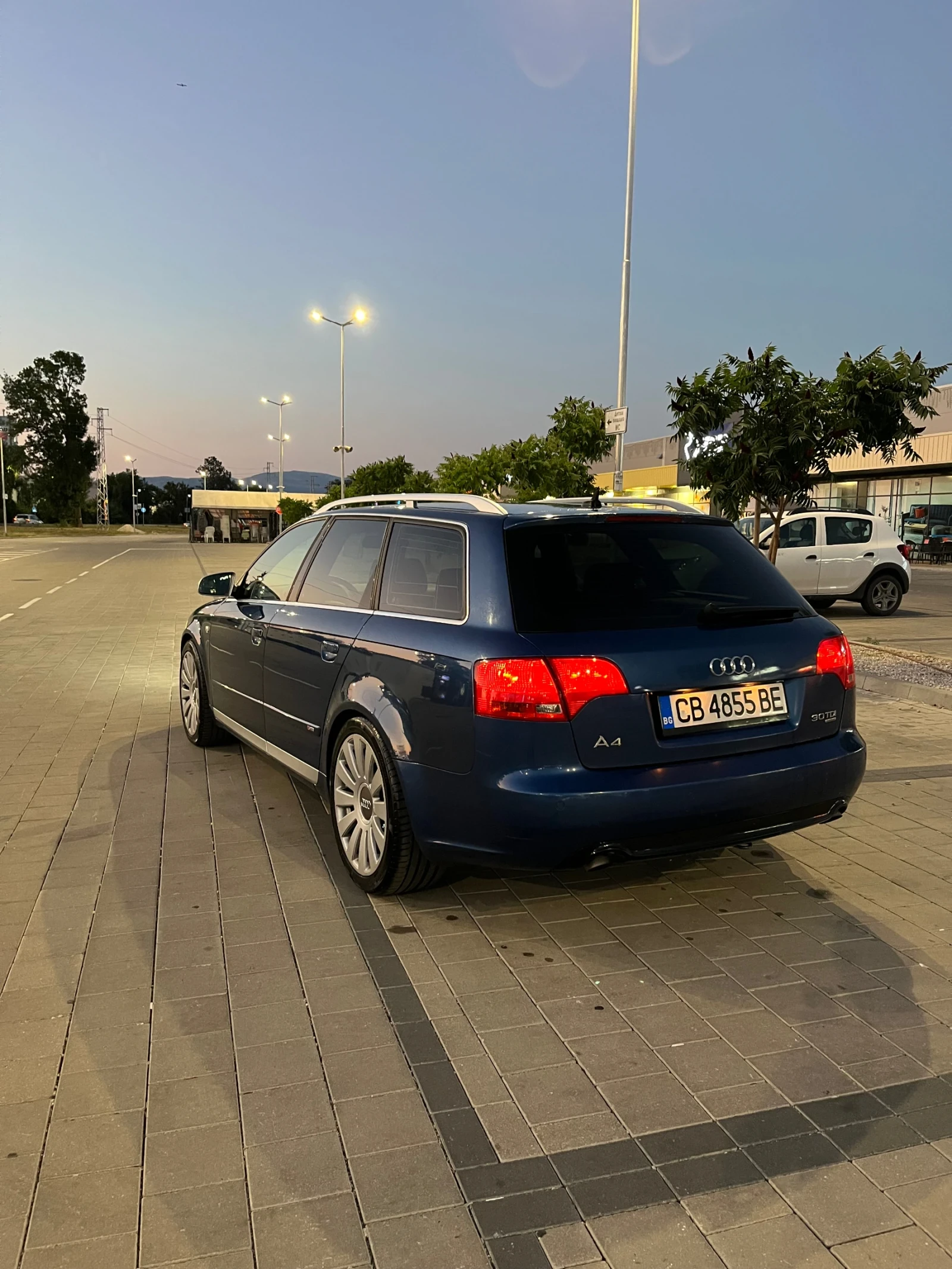 Audi A4, снимка 8 - Автомобили и джипове - 55649282
