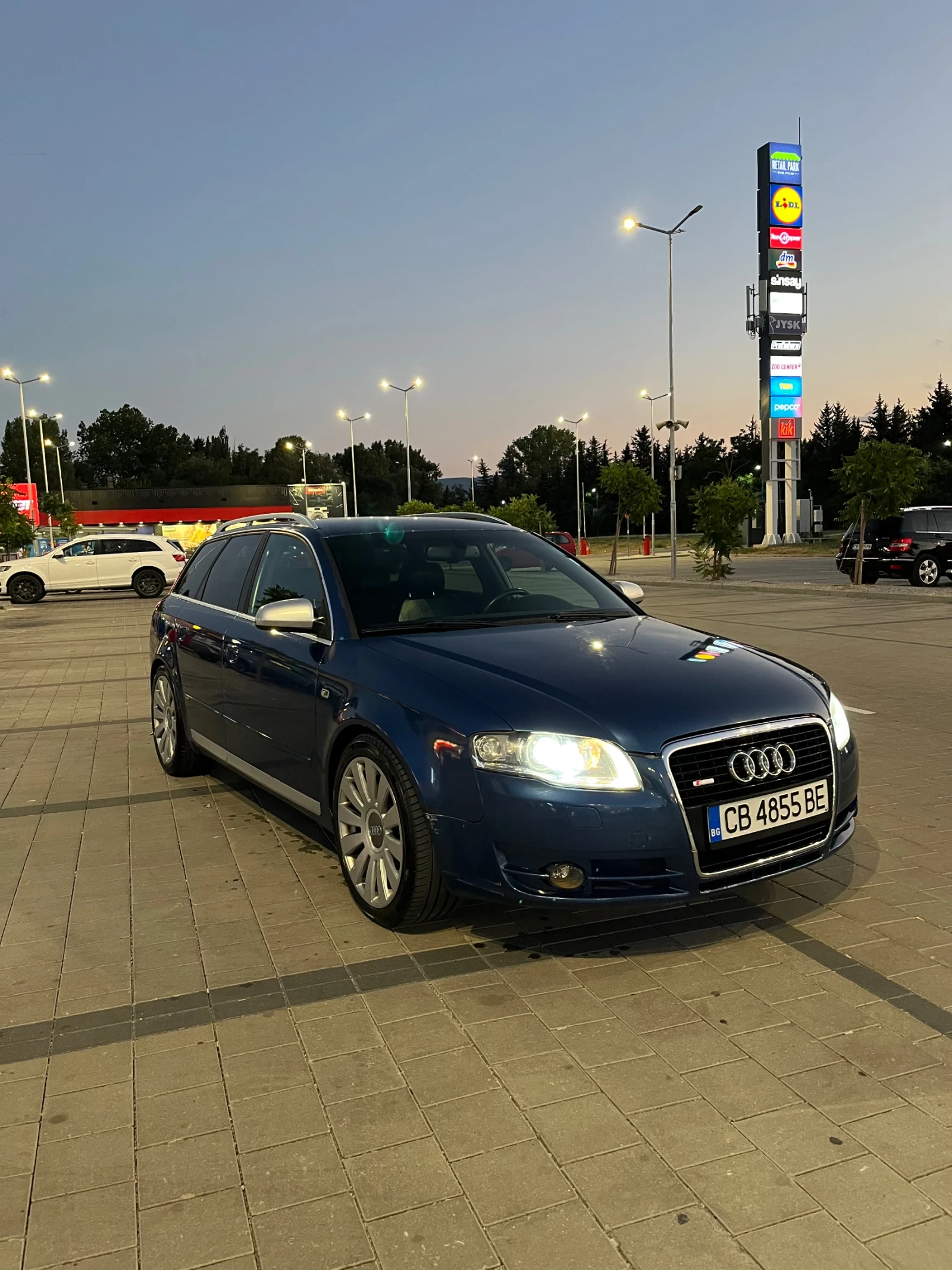 Audi A4, снимка 3 - Автомобили и джипове - 55649282