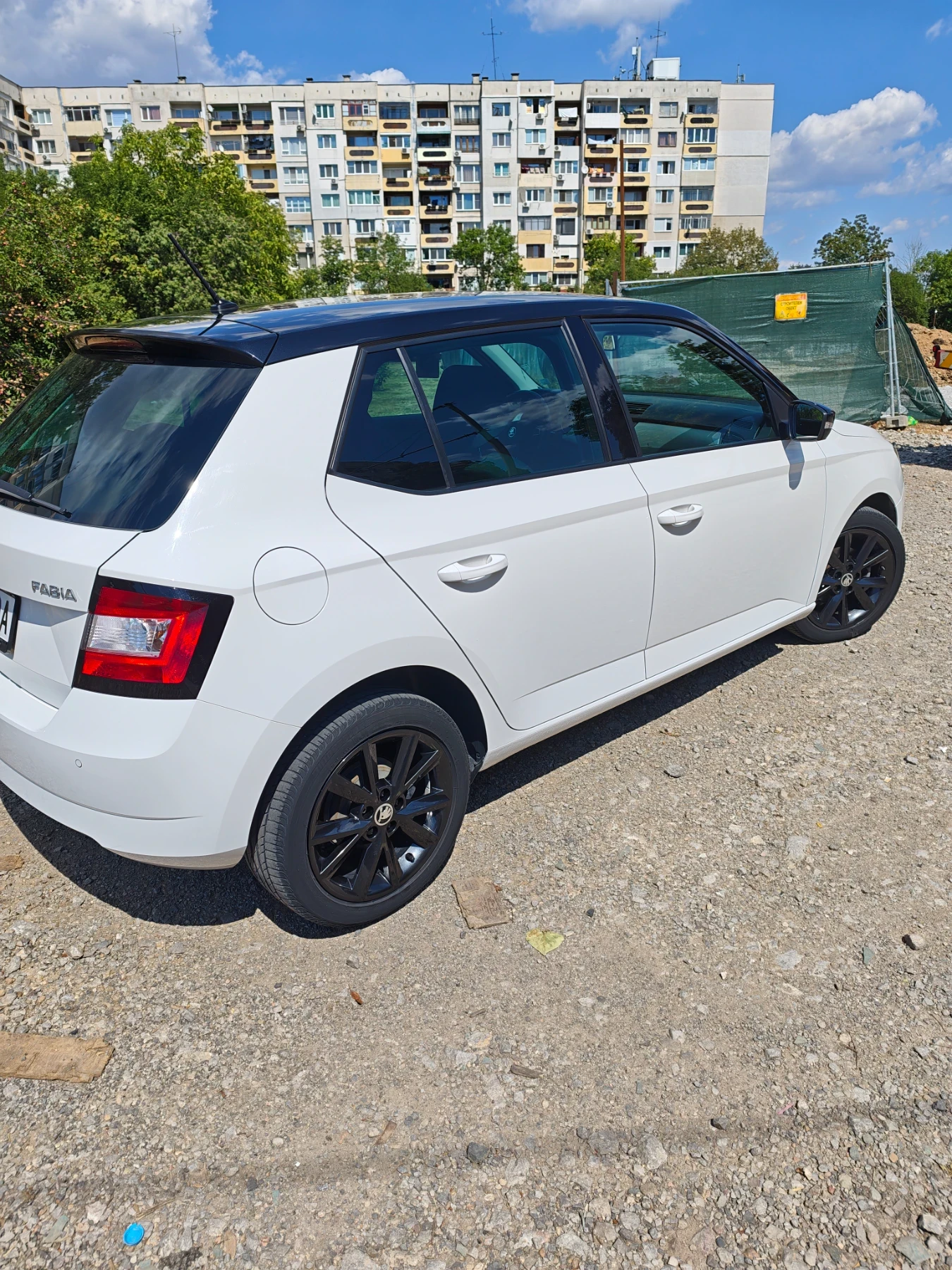 Skoda Fabia 1.0, снимка 3 - Автомобили и джипове - 55834769