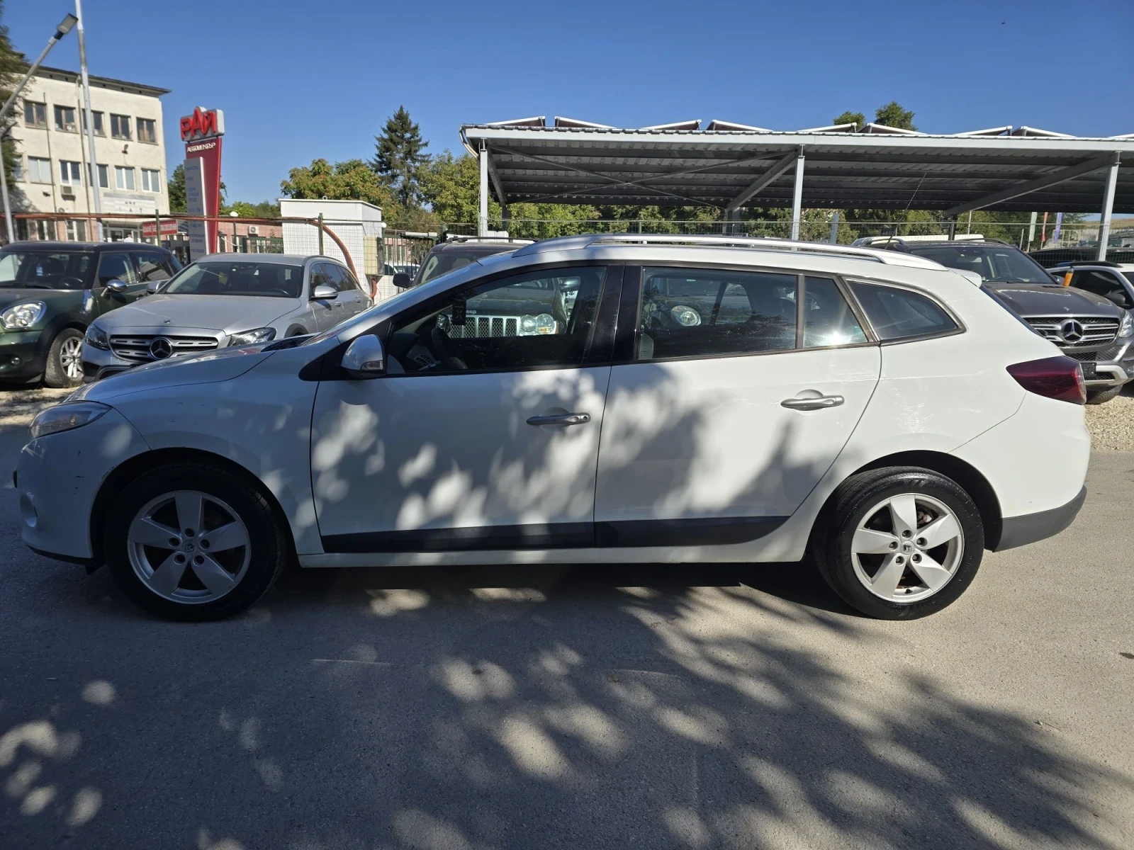 Renault Megane 1.5dci 110к.с 6 скорости , снимка 7 - Автомобили и джипове - 56115359
