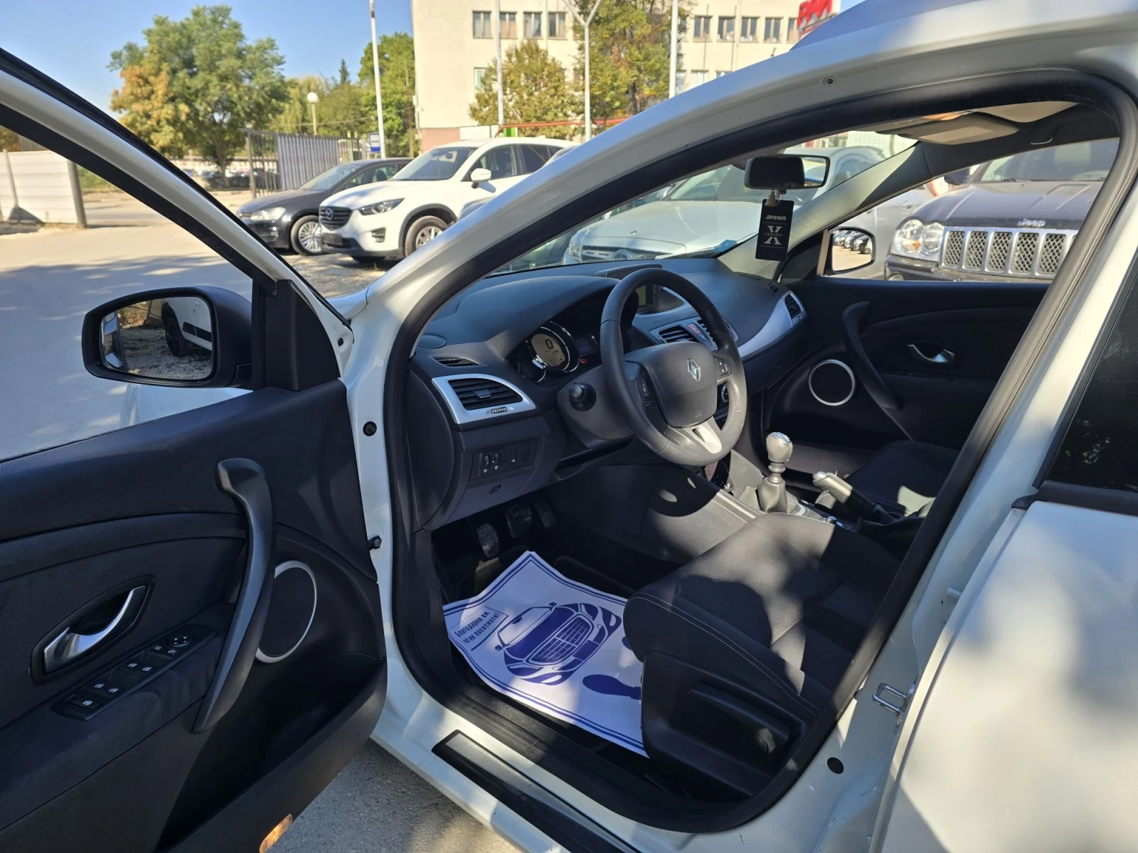 Renault Megane 1.5dci 110к.с 6 скорости , снимка 10 - Автомобили и джипове - 56115359