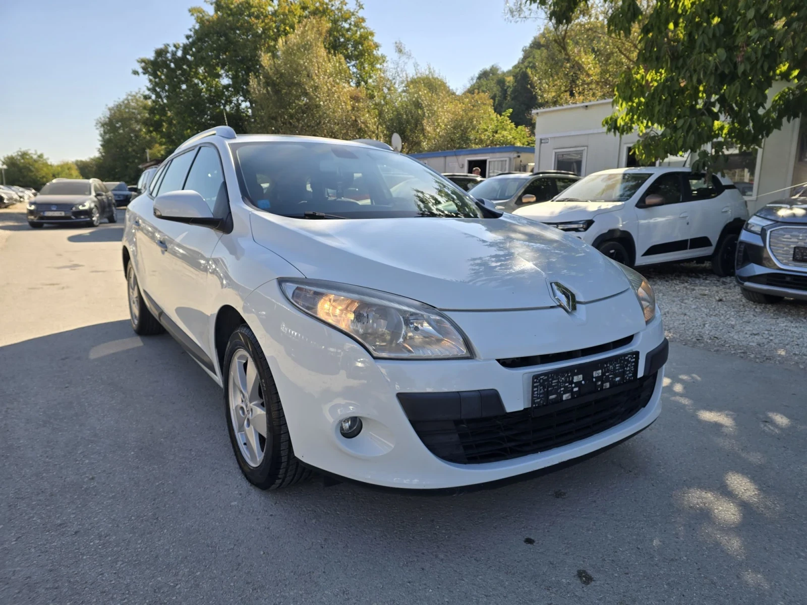 Renault Megane 1.5dci 110к.с 6 скорости , снимка 2 - Автомобили и джипове - 56115359