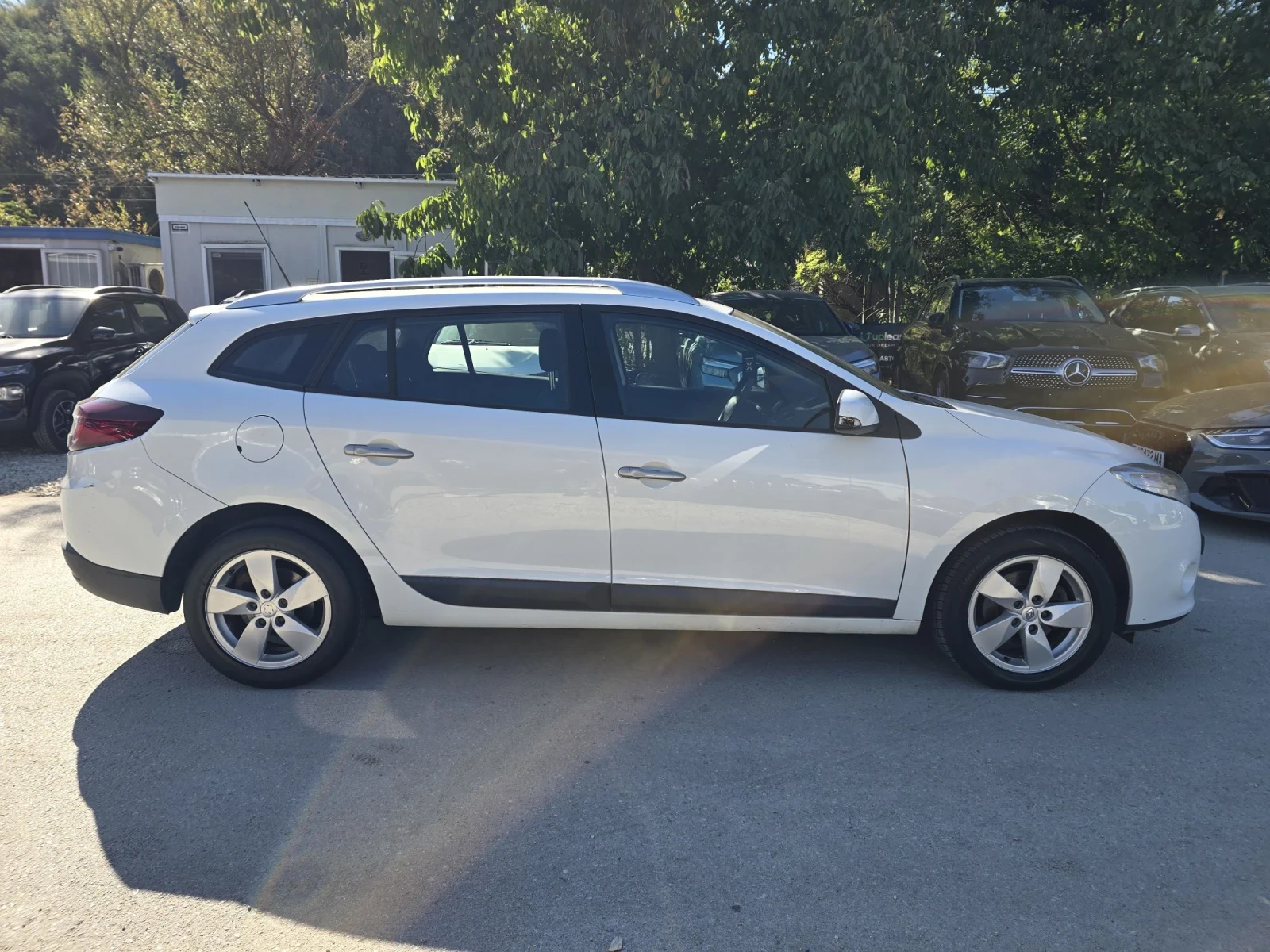 Renault Megane 1.5dci 110к.с 6 скорости , снимка 8 - Автомобили и джипове - 56115359