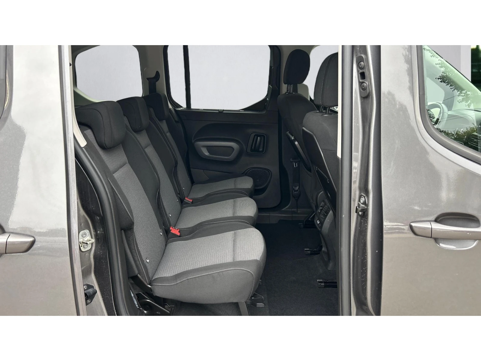 Toyota Proace City Verso Месечна вноска от 580  , снимка 7 - Автомобили и джипове - 56255751