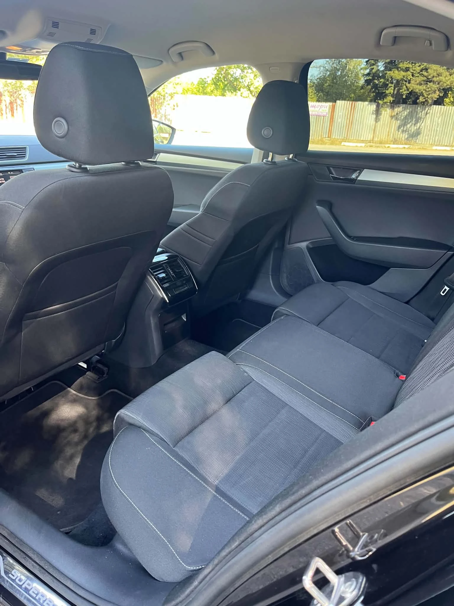 Skoda Superb 2.0 TDI, снимка 14 - Автомобили и джипове - 56741646