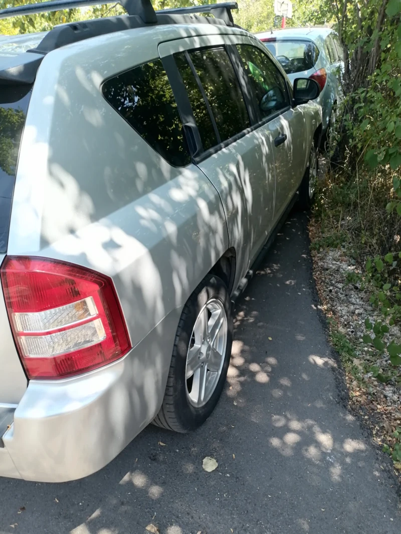 Jeep Compass, снимка 2 - Автомобили и джипове - 48244287