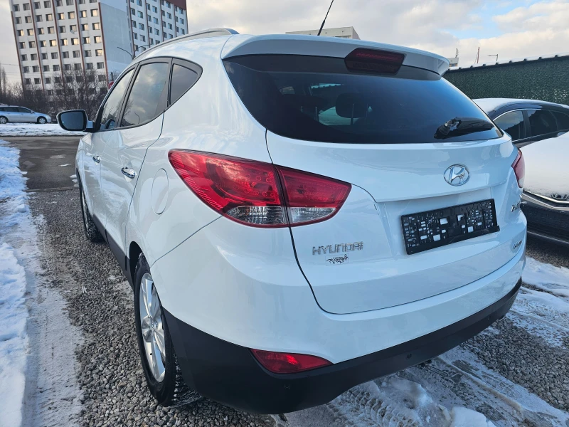 Hyundai IX35 2.0 i  4x4, снимка 4 - Автомобили и джипове - 49211293