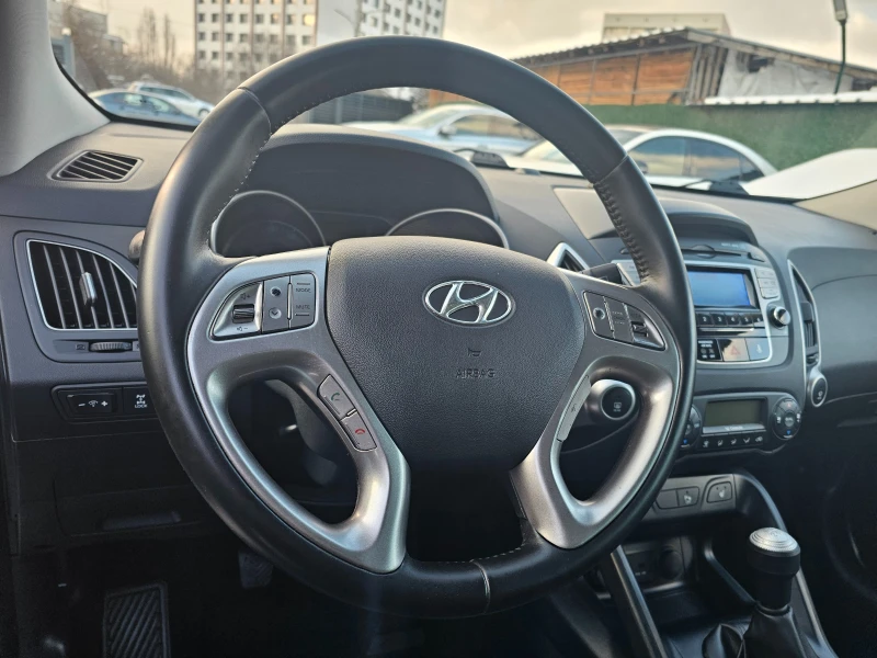 Hyundai IX35 2.0 i  4x4, снимка 11 - Автомобили и джипове - 49211293