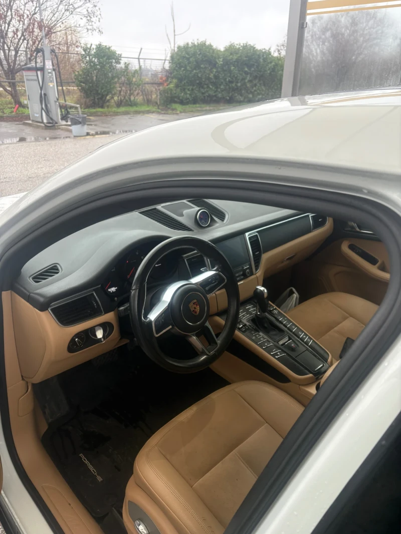 Porsche Macan 2.0, снимка 4 - Автомобили и джипове - 52670207