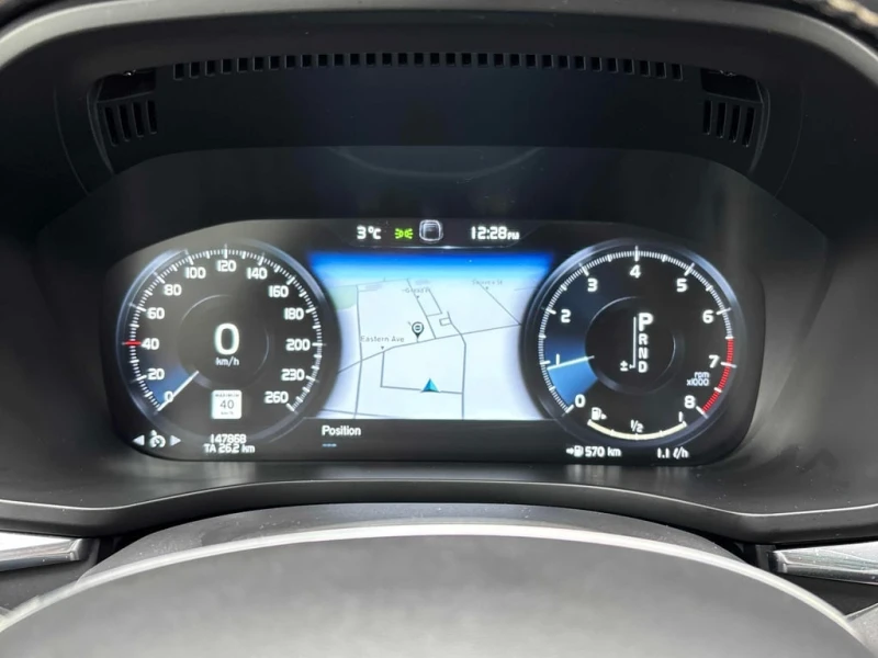 Volvo XC60 * R Design * CARFAX * БЕЗ ПЪРВОНАЧАЛНА ВНОСКА, снимка 8 - Автомобили и джипове - 52959176