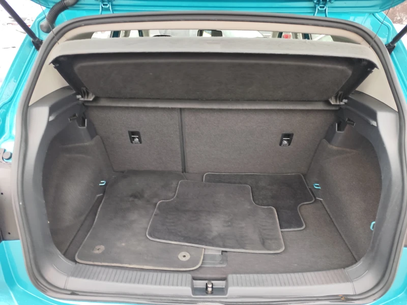 VW T-Cross 1.6TDi* LED* EURO6D* APP* , снимка 13 - Автомобили и джипове - 53052858