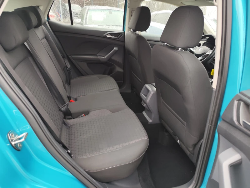 VW T-Cross 1.6TDi* LED* EURO6D* APP* , снимка 10 - Автомобили и джипове - 53052858