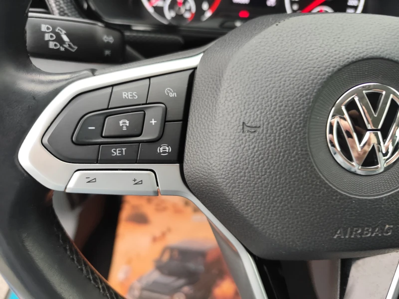 VW T-Cross 1.6TDi* LED* EURO6D* APP* , снимка 8 - Автомобили и джипове - 53052858