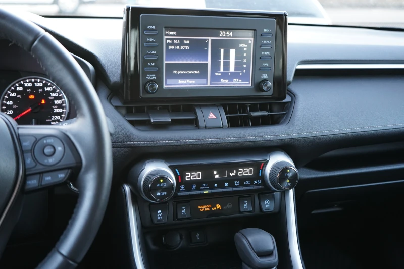 Toyota Rav4 2.5* XLE* 4x4* CAM* KEYLESS* NAVI* DISTR* CARPLAY*, снимка 12 - Автомобили и джипове - 53124083