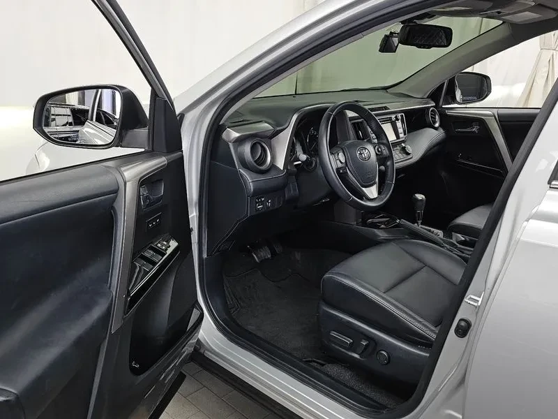 Toyota Rav4 2.5 2Wd, снимка 10 - Автомобили и джипове - 55611069
