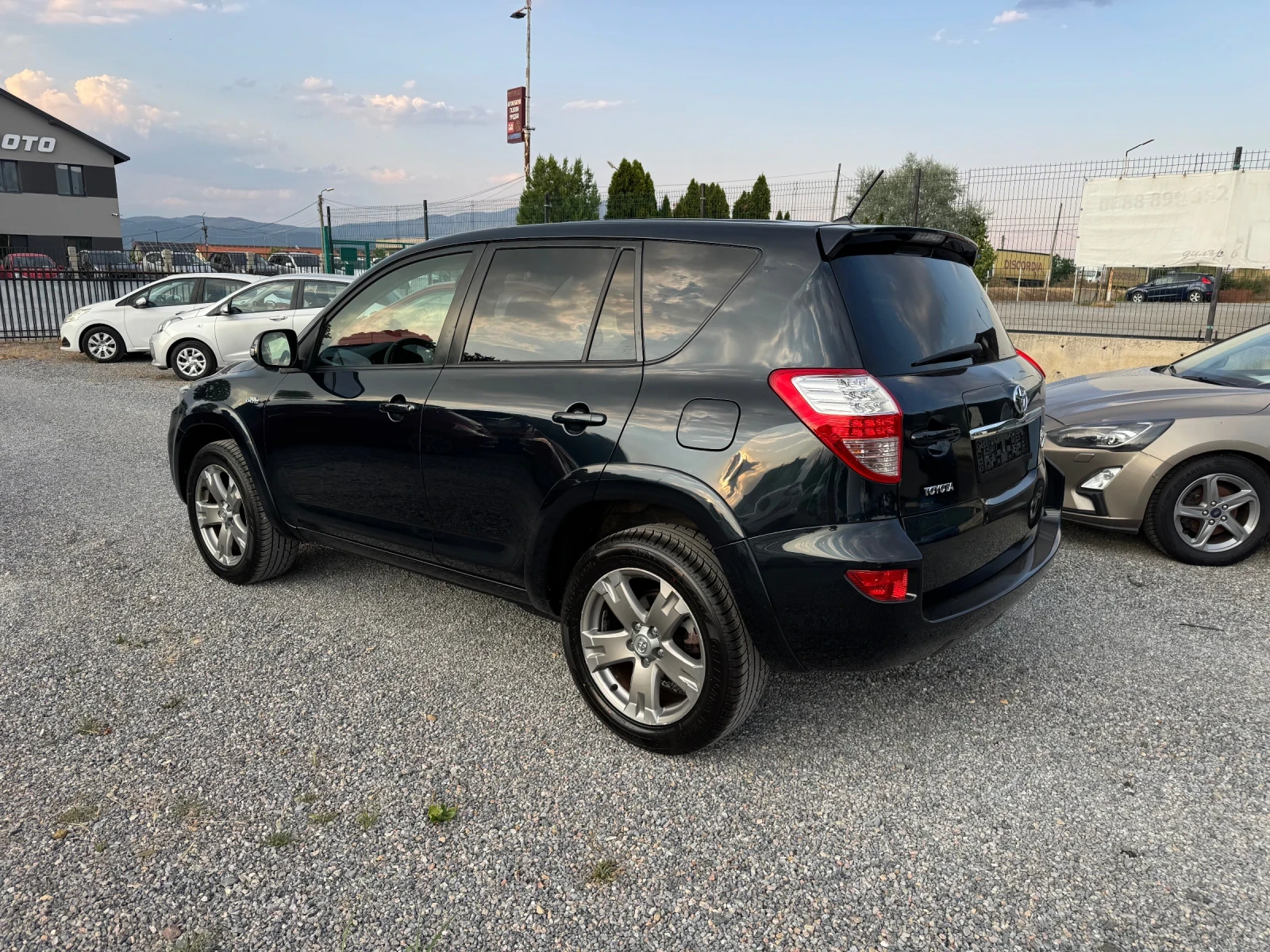 Toyota Rav4 2.2D CROSSOVER AUTOMATIC  - изображение 4