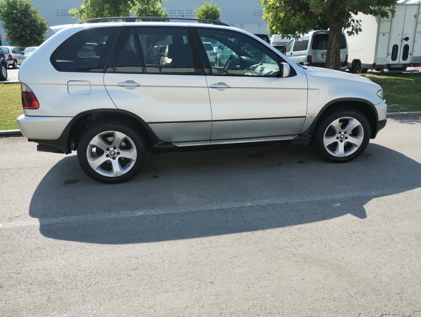 BMW X5 3.0 - изображение 2