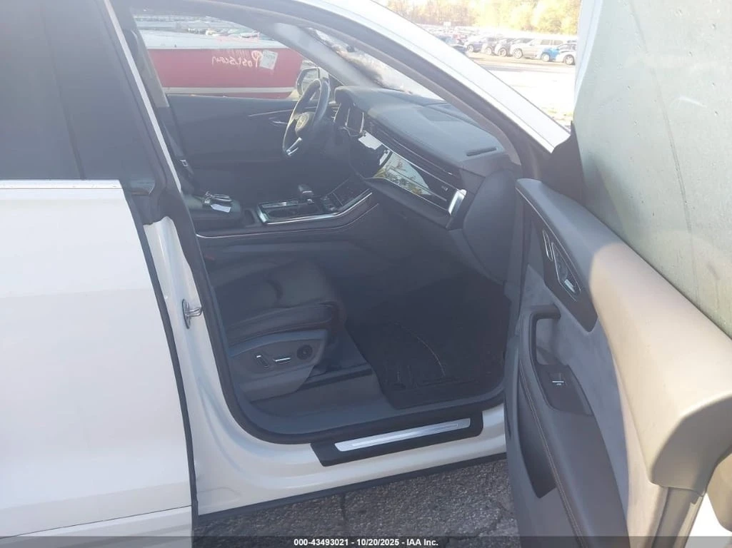 Audi Q8 * 55 PREMIUM * CARFAX *    | Mobile.bg   5