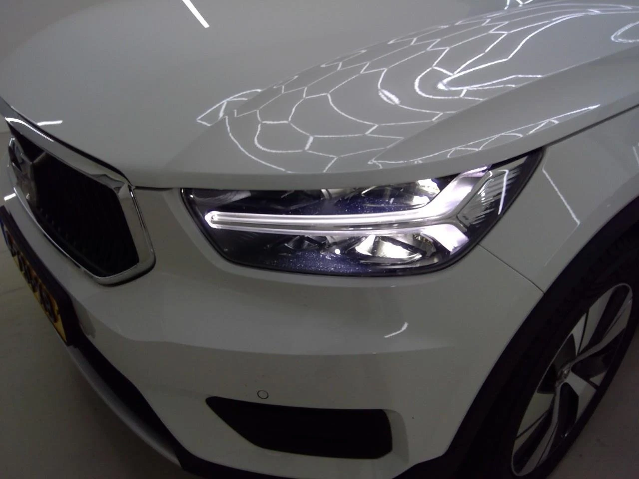 Volvo XC40 T2 Momentum Business, снимка 12 - Автомобили и джипове - 54079530