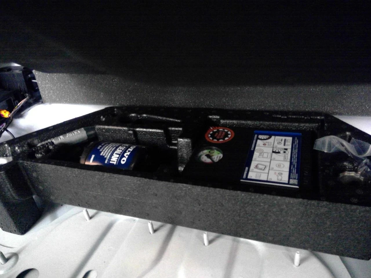 Volvo XC40 T2 Momentum Business, снимка 14 - Автомобили и джипове - 54079530