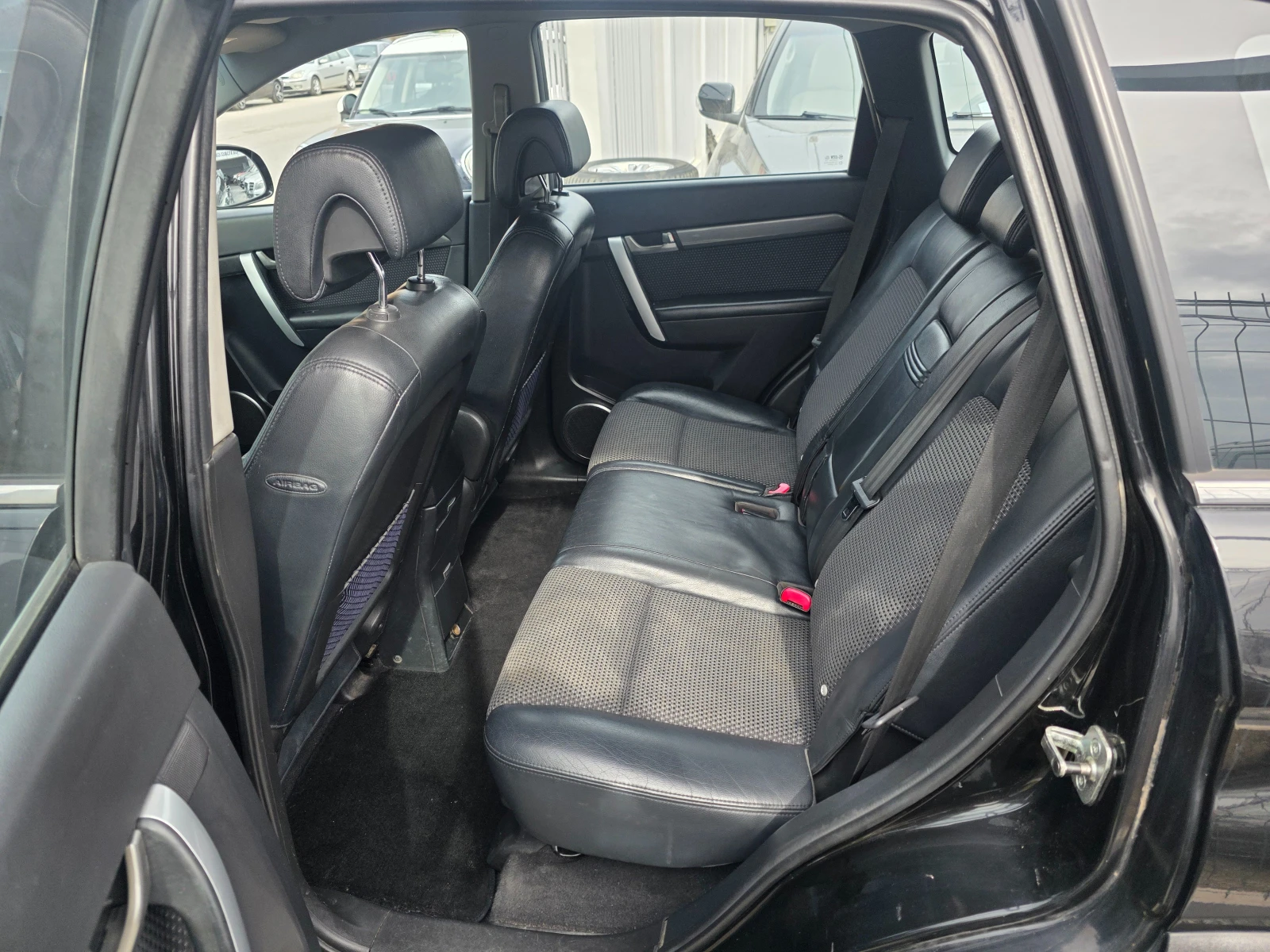 Chevrolet Captiva 2.0 CDTI 7 МЕСТА НАПЪЛНО ОБСЛУЖЕН , снимка 8 - Автомобили и джипове - 54219516