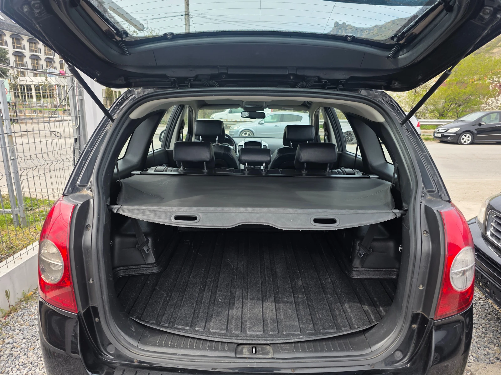 Chevrolet Captiva 2.0 CDTI 7 МЕСТА НАПЪЛНО ОБСЛУЖЕН , снимка 7 - Автомобили и джипове - 54219516